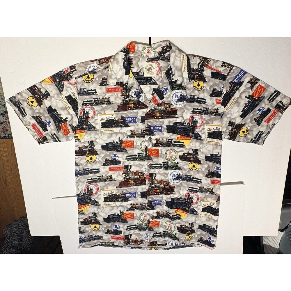 Max Boxxer, Men's Button Down, Train Print, Short Sleeve, Size Large.